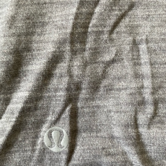 Lululemon Athletica running tank size 2 - Picture 3 of 4